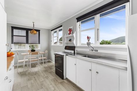 Photo of property in 25 Turkington Street, Tawa, Wellington, 5028