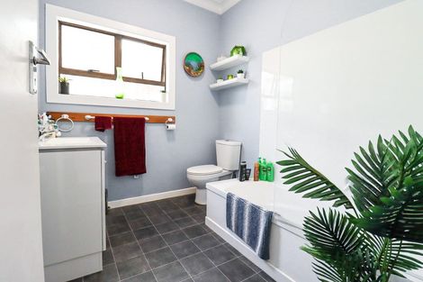 Photo of property in 14 Grant Street, Dannevirke, 4930