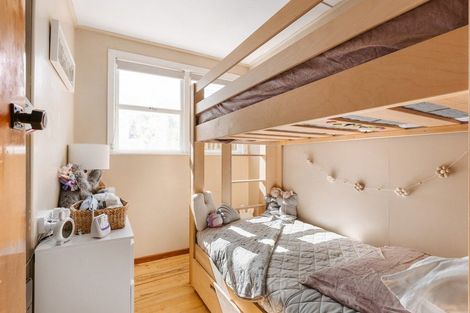 Photo of property in 21 Omokoroa Road, Omokoroa, 3114