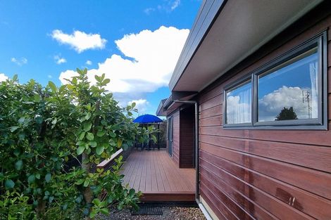 Photo of property in 8 Owl Court, Unsworth Heights, Auckland, 0632