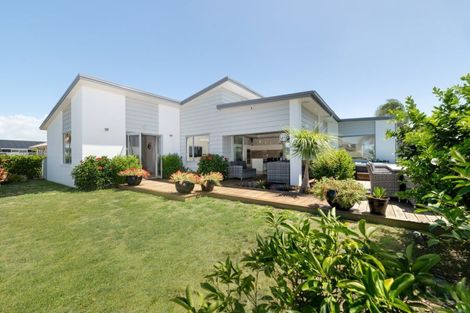 Photo of property in 42 Cassinia Close, Papamoa Beach, Papamoa, 3118