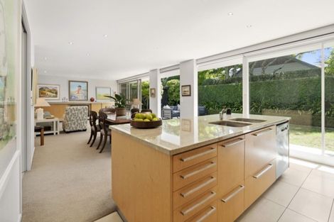 Photo of property in 5f Church Street, Devonport, Auckland, 0624