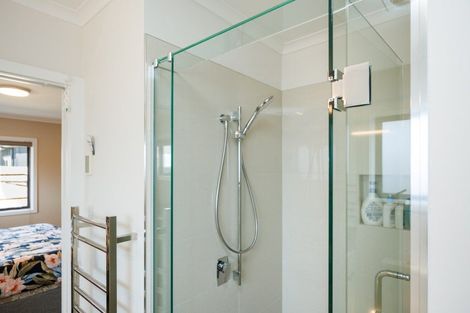 Photo of property in 18 Thomson Street, West End, Palmerston North, 4412