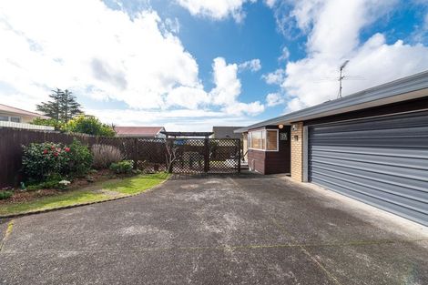 Photo of property in 2/39 Mcleod Road, Henderson, Auckland, 0612