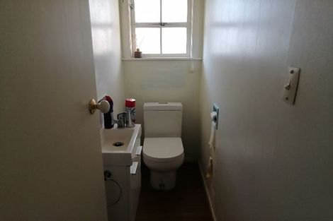 Photo of property in 105 Gossamer Drive, Pakuranga Heights, Auckland, 2010