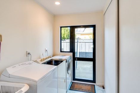 Photo of property in 4 Regent Way, Taradale, Napier, 4112