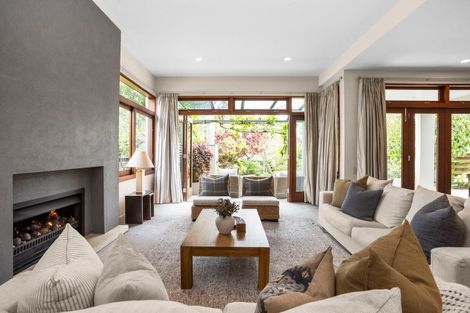 Photo of property in 1a Gillean Street, Havelock North, 4130