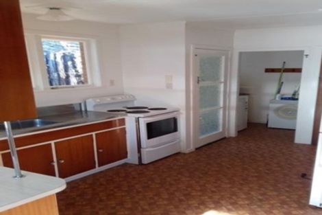 Photo of property in 25 Seaview Road, Marfell, New Plymouth, 4310