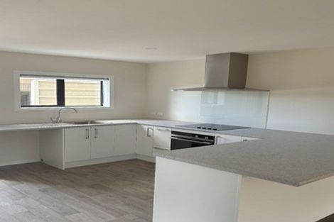 Photo of property in 98 Tirimoana Road, Te Atatu South, Auckland, 0602