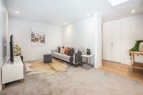 Photo of property in Clyde Quay Wharf, 1/7b Clyde Quay Wharf, Te Aro, Wellington, 6011