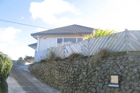 Photo of property in 8 Te Whiti Grove, Korokoro, Lower Hutt, 5012