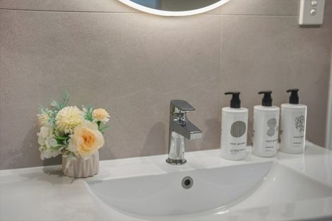 Photo of property in 6a Kaimai Avenue, Massey, 0614