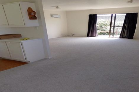 Photo of property in 2/8 Quiet Street, Te Atatu South, Auckland, 0610