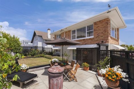 Photo of property in 1/5 Moana Avenue, Belmont, Auckland, 0622