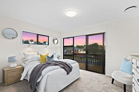 Photo of property in 27 Marina View Drive, West Harbour, Auckland, 0618