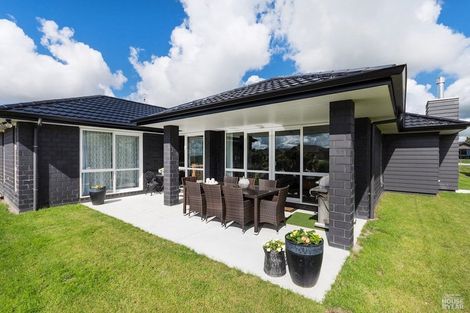 Photo of property in 124d Monument Road, Clevedon, 2582