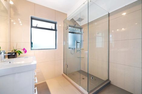 Photo of property in 50 Settlers Grove, Orewa, 0931