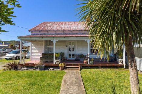 Photo of property in 10 Market Street, Picton, 7220