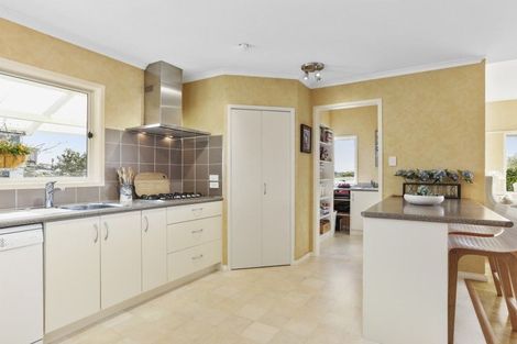 Photo of property in 12 Ross Avenue, Glenfield, Auckland, 0629