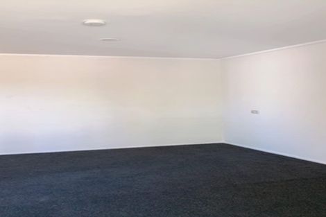 Photo of property in 195 Chelsea View Drive, Chatswood, Auckland, 0626