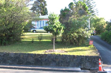 Photo of property in 23 Sunnyside Road, Sunnyvale, Auckland, 0612