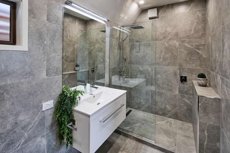 Photo of property in 93 Seaview Road, Paremata, Porirua, 5024