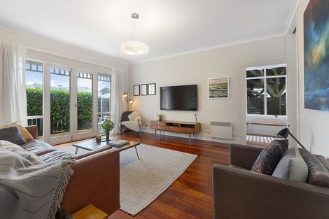 Photo of property in 11 Mantell Street, Seatoun, Wellington, 6022