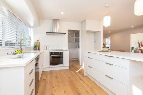 Photo of property in 27 Creese Place, Redwood, Christchurch, 8051