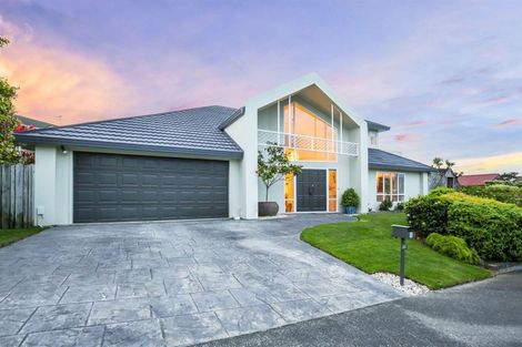 Photo of property in 9 Lanyon Place, Whitby, Porirua, 5024