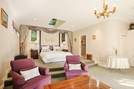 Photo of property in 214 Main Road South, Raumati South, Paraparaumu, 5032