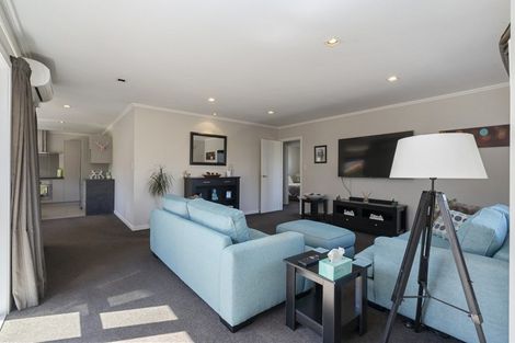 Photo of property in 39 Dahlstrom Grove, Kelvin Grove, Palmerston North, 4414