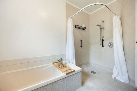 Photo of property in 164 Massey Street, Frankton, Hamilton, 3204