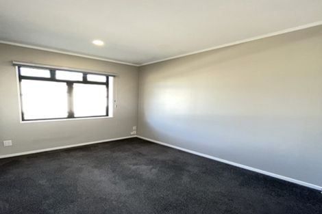 Photo of property in 913/9 Fields Parade, Oteha, Auckland, 0632