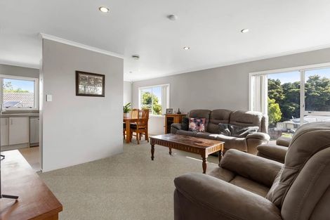 Photo of property in 152 Everglade Drive, Totara Heights, Auckland, 2105