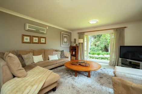 Photo of property in 25 Walpole Avenue, Hillpark, Auckland, 2102