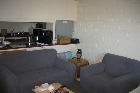 Photo of property in 2/219 Grant Road, Thorndon, Wellington, 6011