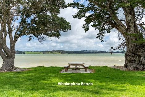 Photo of property in 9 Regent Street, Whakapirau, Maungaturoto, 0583