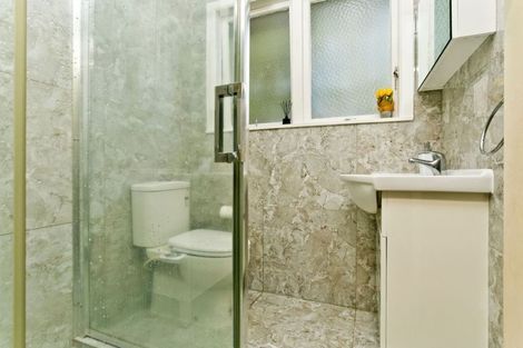 Photo of property in 1/178 Archers Road, Glenfield, Auckland, 0629