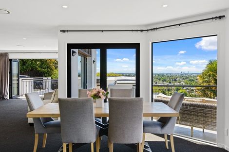 Photo of property in 10a Dalefield Drive, Cashmere, Christchurch, 8022