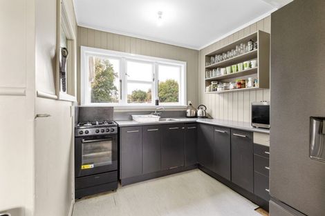 Photo of property in 4 Renfrew Place, Highbury, Palmerston North, 4412