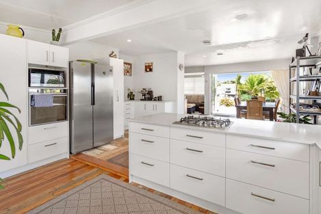 Photo of property in 37 Roretana Drive, Athenree, Waihi Beach, 3177