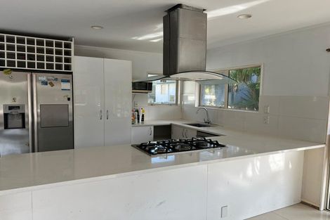 Photo of property in 2/20 Rambler Crescent, Beach Haven, Auckland, 0626