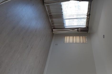 Photo of property in 102 Tamahere Drive, Glenfield, Auckland, 0629