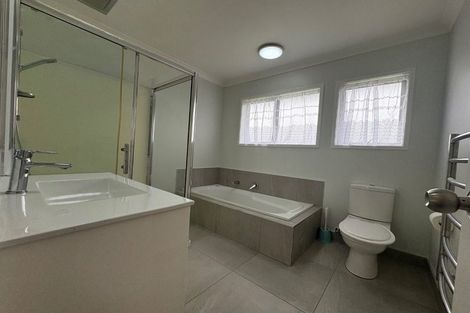 Photo of property in 32 John Walker Drive, Manurewa, Auckland, 2102