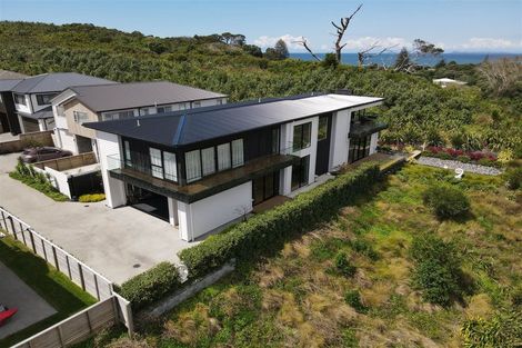 Photo of property in 6 Kina Place, Long Bay, Auckland, 0630