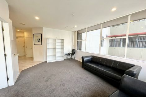 Photo of property in Terrace Tower Apartments, 10a/126 The Terrace, Wellington Central, Wellington, 6011