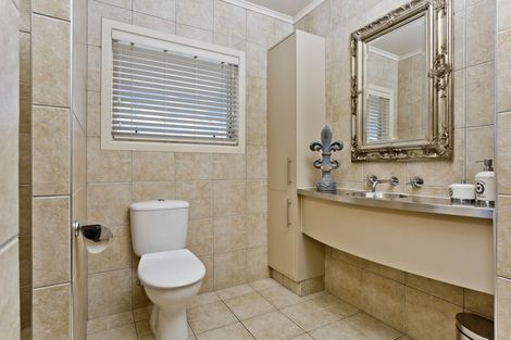 Photo of property in 1/42 Sunrise Avenue, Mairangi Bay, Auckland, 0630