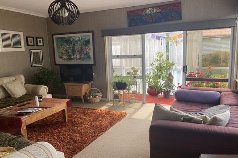 Photo of property in 136 Seaview Road, Westown, New Plymouth, 4310