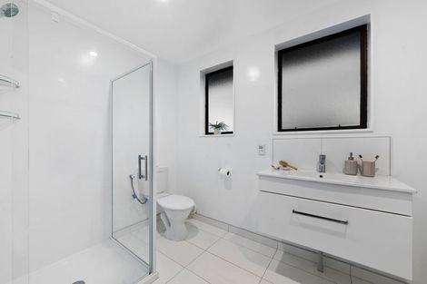 Photo of property in 2/30a Manning Place, Woolston, Christchurch, 8023