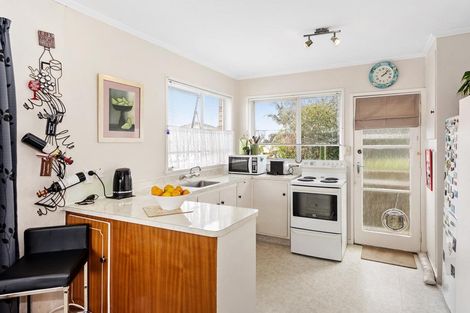 Photo of property in 3/1 Bodi Place, Te Atatu South, Auckland, 0610